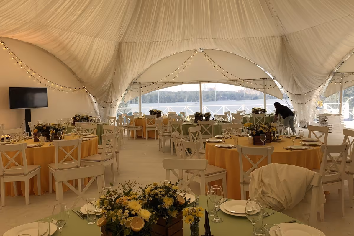 Банкетный комплекс Вайт Парк Нью Рига / White Park New Riga Bay Средний шатёр