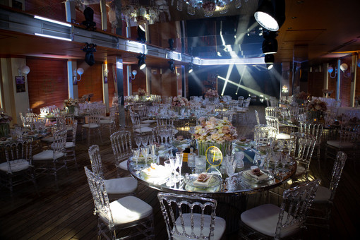 Банкетные залы Яхт Ивент / Yacht Event. Банкетный зал на нижней палубе ресторана Ласточка до 150 человек. Фото 6
