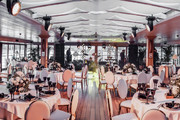Банкетные залы Яхт Ивент / Yacht Event. Мягкий зал на верхней палубе ресторана Чайка