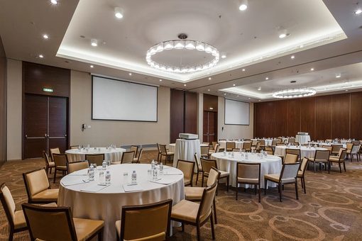 Банкетные залы отеля Хилтон Марина / DoubleTree by Hilton Moscow - Marina. Секвойя I+II/III+IV до 120 человек