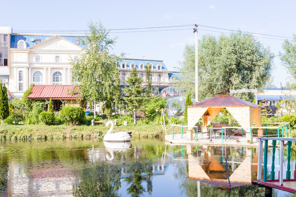 Банкетный комплекс Внуково Вилладж / Vnukovo Village Park Hotel & Spa 4* Территория