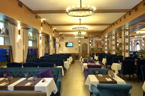 Ресторан Кавказский Дворик. Зал на 1-ом этаже до 100 человек. Фото 2